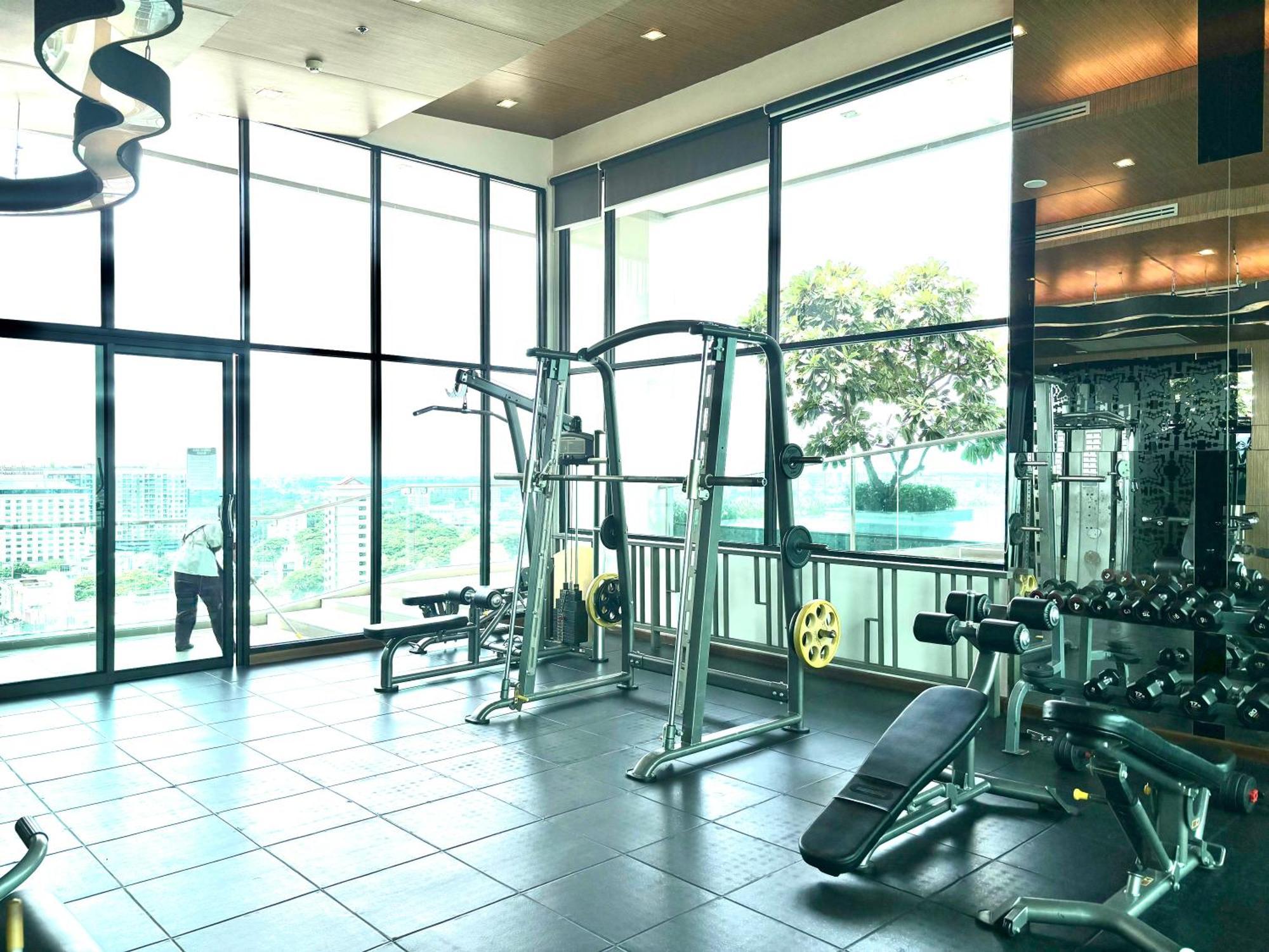 Astra Bee Friend Chiangmai Hotel Чиангмай Екстериор снимка